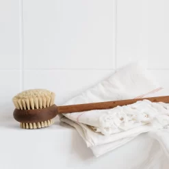 Andree Jardin Long Handled Back Brush - Ash Wood & Hog Bristle -Sous Chef AJ0049 AndreeJardinLongHandledBackBrush AshWood HogBristle lifestyle 9