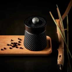 Peugeot Bali Fonte Cast Iron Pepper Mill Black 8cm -Sous Chef BM0013 PeugeotBaliFonteCastIronPepperMillBlack8cm lifestyle