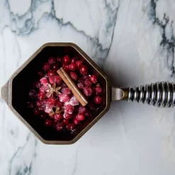 Finex Cast Iron Saucepan, 950ml -Sous Chef ED0103FinexCastIronSaucepan 950mlLifestyle