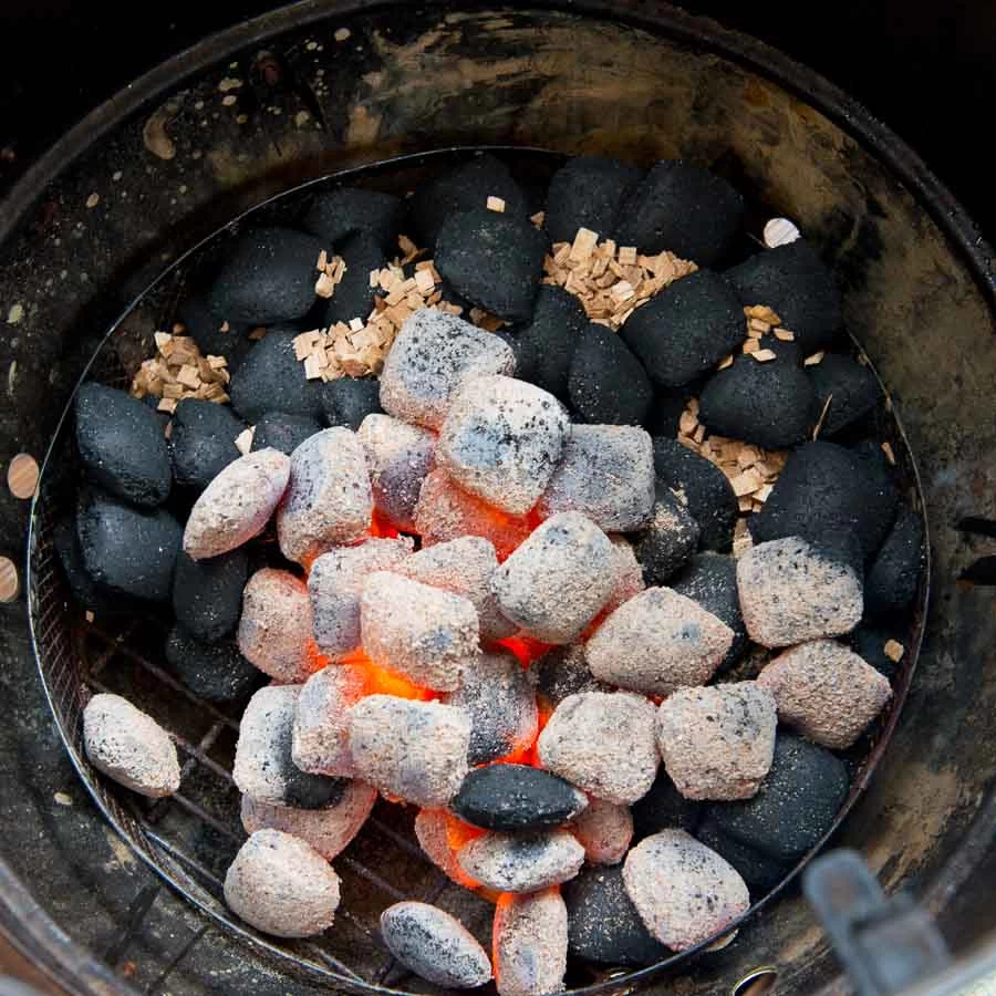 BBQ Chimney Starter 27cm High X 16cm Dia 4 BBQ Chimney Starter 27cm High X 16cm Dia - Image 4